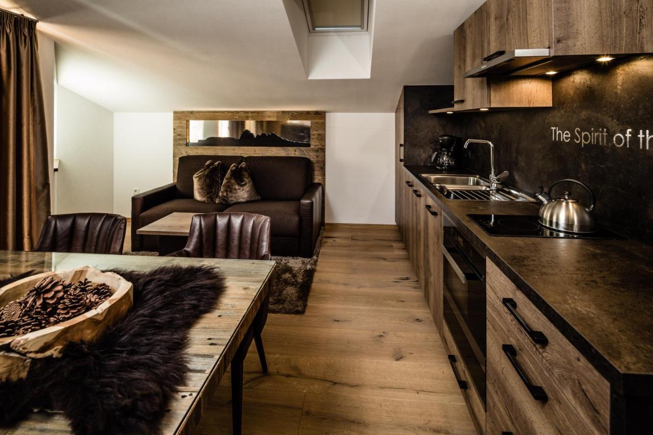 Apartments Villa Gardena - Gardenahotels Сельва-ді-Валь-Гардена Екстер'єр фото