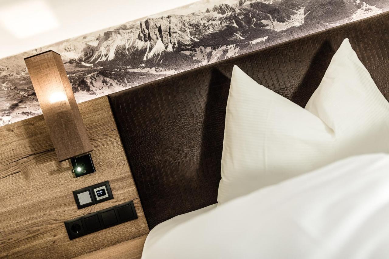 Apartments Villa Gardena - Gardenahotels Сельва-ді-Валь-Гардена Екстер'єр фото
