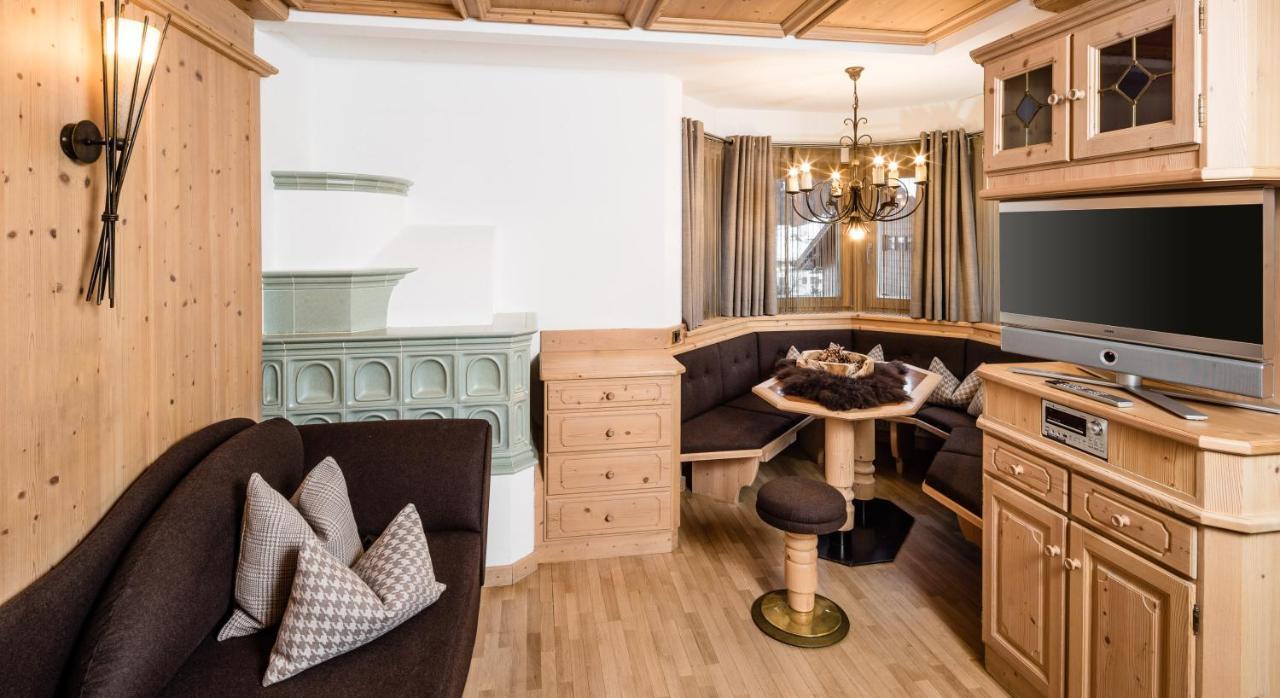 Apartments Villa Gardena - Gardenahotels Сельва-ді-Валь-Гардена Екстер'єр фото