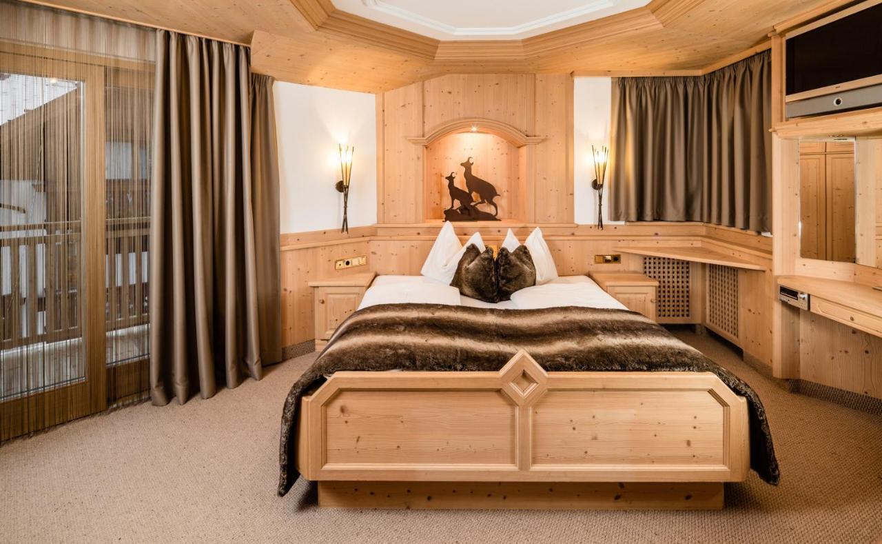 Apartments Villa Gardena - Gardenahotels Сельва-ді-Валь-Гардена Екстер'єр фото