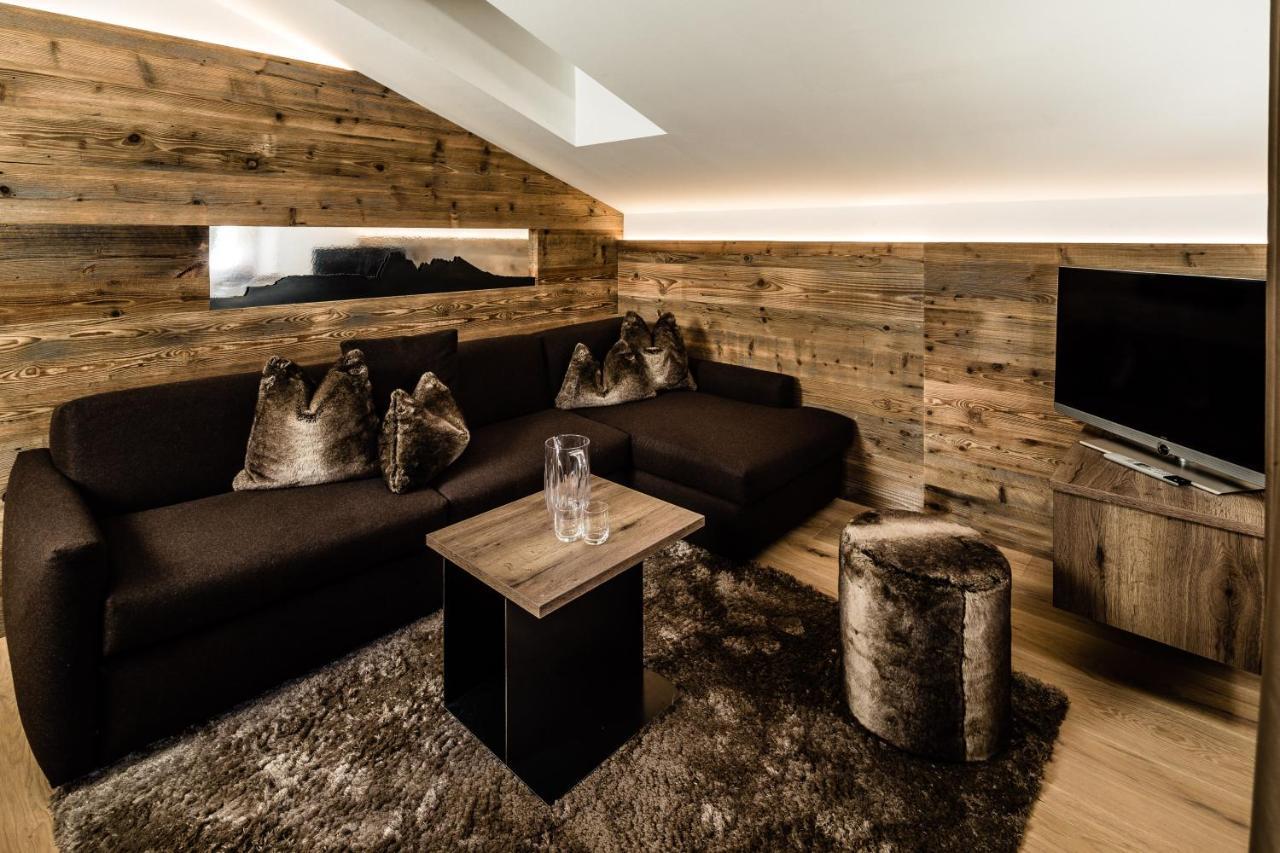 Apartments Villa Gardena - Gardenahotels Сельва-ді-Валь-Гардена Екстер'єр фото