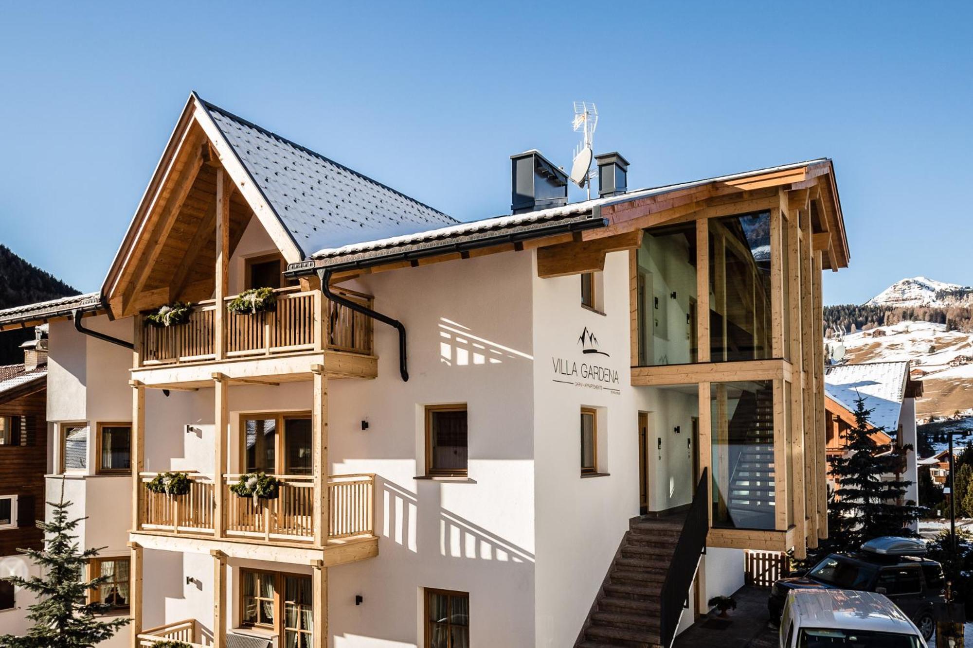Apartments Villa Gardena - Gardenahotels Сельва-ді-Валь-Гардена Екстер'єр фото