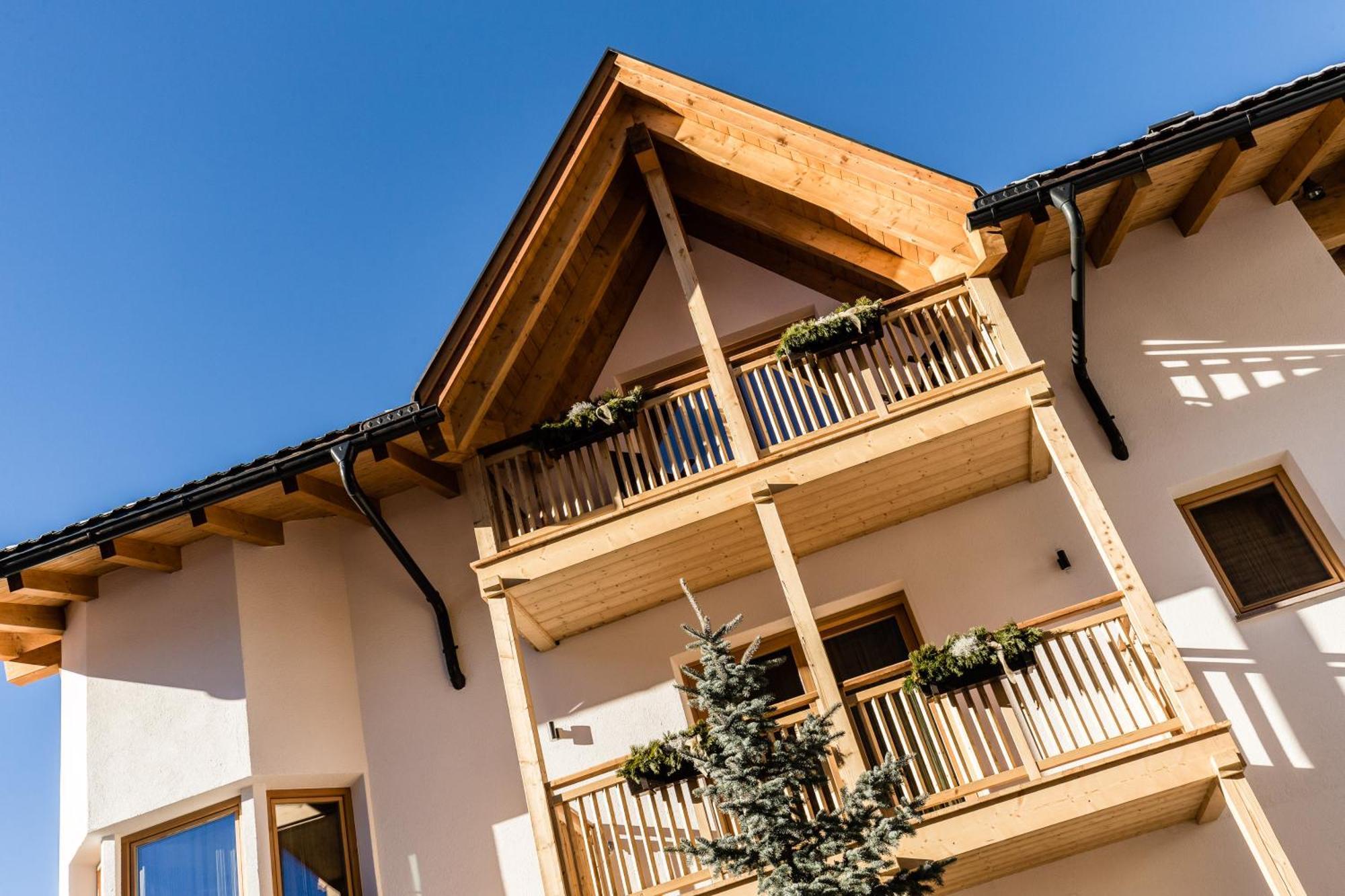 Apartments Villa Gardena - Gardenahotels Сельва-ді-Валь-Гардена Екстер'єр фото